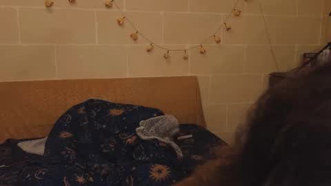 Snapshot of kuntboyzworld chatting on 10-28-25, 10:56 Krypto hethey online show from 10-28-25, 10:56