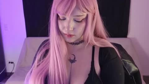 Snapshot of kurochan420 chatting on 12-17-24, 11:16 Andy online show from 12-17-24, 11:16