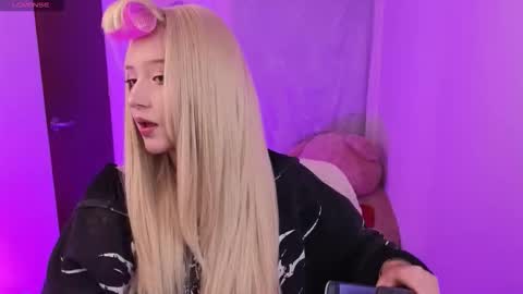 Snapshot of kurochan420 chatting on 09-10-25, 01:38 Andy online show from 09-10-25, 01:38