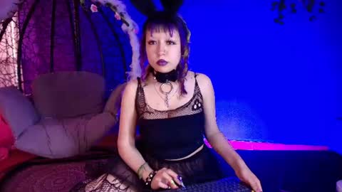Snapshot of kuromi_purple chatting on 06-11-26, 11:19 Kuromi online show from 06-11-26, 11:19