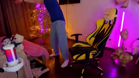 Snapshot of kurt_hanssen chatting on 02-14-25, 05:03 kurt_hanssen online show from 02-14-25, 05:03