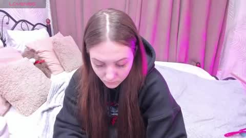 Snapshot of kvetachka chatting on 12-22-24, 01:01 Kvetachka Thu-Sun 0900am-1500pmGTM2 online show from 12-22-24, 01:01