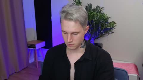 Snapshot of kyle_4u chatting on 01-02-25, 02:24 Kyle online show from 01-02-25, 02:24