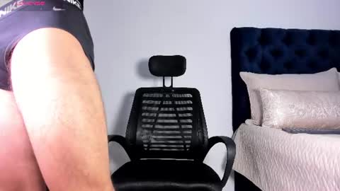 Snapshot of kyle_collinz chatting on 07-19-26, 04:38 Kyle collinz online show from 07-19-26, 04:38
