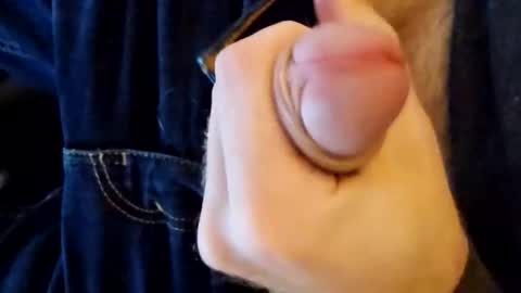 Snapshot of kylegifted chatting on 11-12-25, 08:08 kylegifted online show from 11-12-25, 08:08