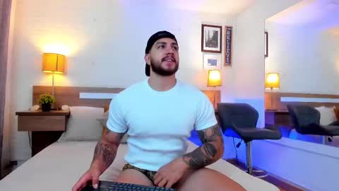 Snapshot of kylenorth_ chatting on 10-03-25, 01:52 kylenorth_ online show from 10-03-25, 01:52