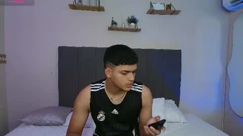 Kyliam online show from 06-20-26, 07:38
