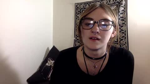 Snapshot of kylianna chatting on 10-11-25, 11:14 Kylianna online show from 10-11-25, 11:14