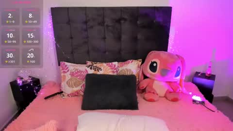 Snapshot of kylie2211 chatting on 10-22-25, 10:20 Kylie online show from 10-22-25, 10:20