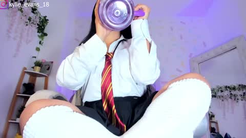 Kylie online show from 01-26-25, 04:20