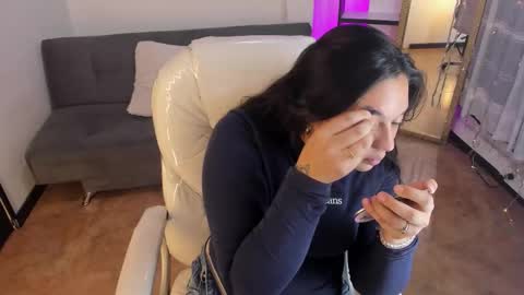 kylie online show from 02-06-26, 01:47