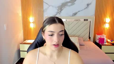 Snapshot of kylie_jones6 chatting on 09-10-25, 02:44 KYLIE online show from 09-10-25, 02:44