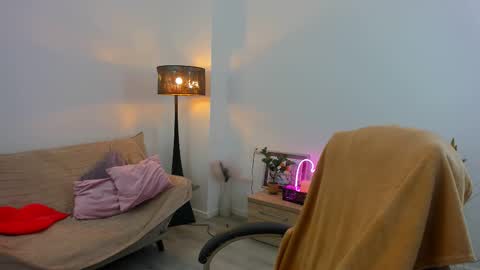 Kylie online show from 11-03-25, 04:52