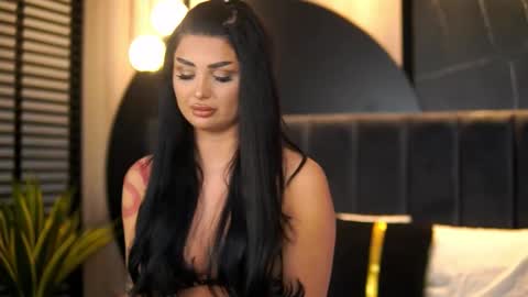 Kylie online show from 02-11-26, 05:34