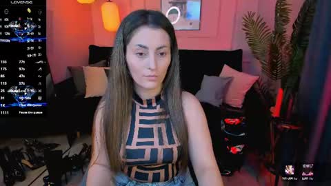 Snapshot of kylie_mellow chatting on 06-29-26, 01:33 Kylie online show from 06-29-26, 01:33