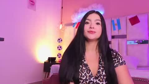 Snapshot of kylie_river chatting on 06-25-26, 11:15 Kylie online show from 06-25-26, 11:15