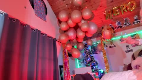 Snapshot of kyliekandy chatting on 12-10-24, 02:59 online show from 12-10-24, 02:59