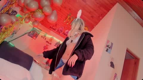 Snapshot of kyliekandy chatting on 01-24-25, 09:58 online show from 01-24-25, 09:58