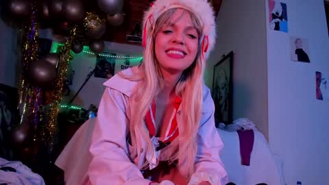 Snapshot of kyliekandy chatting on 02-02-25, 12:19 online show from 02-02-25, 12:19