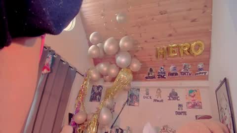 Snapshot of kyliekandy chatting on 02-12-25, 12:01 online show from 02-12-25, 12:01