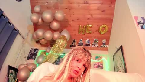 Snapshot of kyliekandy chatting on 02-22-25, 03:45 online show from 02-22-25, 03:45