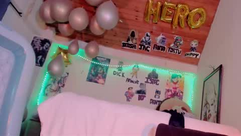 Snapshot of kyliekandy chatting on 03-09-25, 12:31 online show from 03-09-25, 12:31