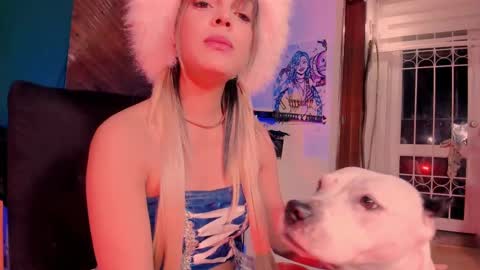 Snapshot of kyliekandy chatting on 09-21-25, 12:12 online show from 09-21-25, 12:12