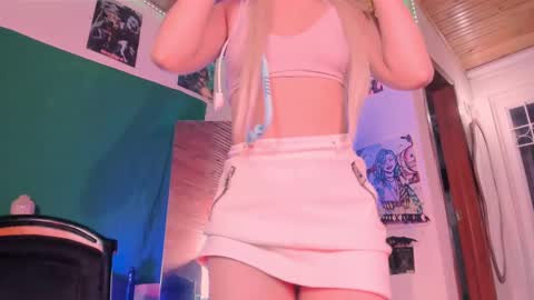 Snapshot of kyliekandy chatting on 09-26-25, 11:53 online show from 09-26-25, 11:53