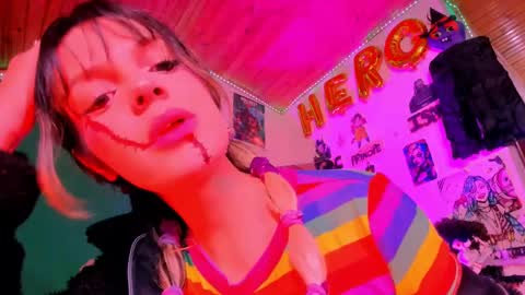 Snapshot of kyliekandy chatting on 10-12-25, 10:42 online show from 10-12-25, 10:42