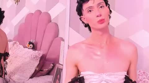 Snapshot of kyliemonnet chatting on 06-17-26, 07:48 Kylie jl online show from 06-17-26, 07:48