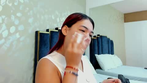 Kylie online show from 04-06-26, 11:00