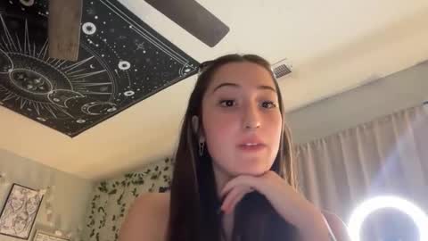 Snapshot of kyliiii chatting on 05-15-26, 11:12 kyliiii online show from 05-15-26, 11:12