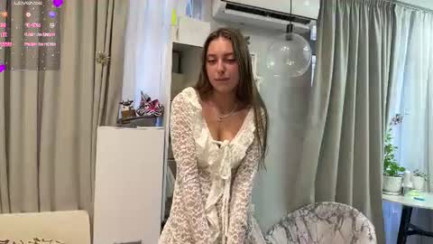 Snapshot of kymberlyrosenlof chatting on 07-17-26, 02:18 Selena online show from 07-17-26, 02:18