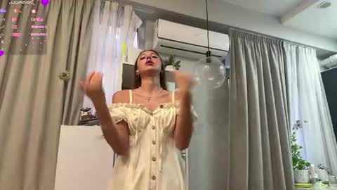 Snapshot of kymberlyrosenlof chatting on 07-18-26, 02:16 Selena online show from 07-18-26, 02:16