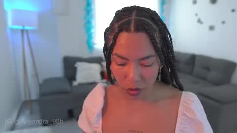 schedule 300 pm - 1100pm colombia time online show from 12-14-25, 04:01