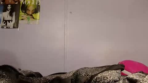 Lily online show from 04-20-26, 08:28