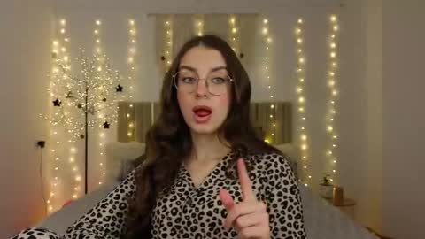 Margo  online show from 01-19-26, 01:48