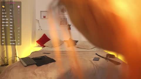 Snapshot of l1ttle_kiki chatting on 10-13-25, 02:28 Viktoria White online show from 10-13-25, 02:28