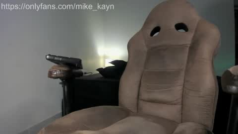 Snapshot of l3m0nb0y_ chatting on 10-19-25, 03:29 l3m0nb0y_ online show from 10-19-25, 03:29