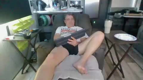 Snapshot of l8tniter chatting on 11-15-25, 02:46 l8tniter online show from 11-15-25, 02:46