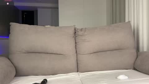 Julie online show from 03-08-26, 09:24