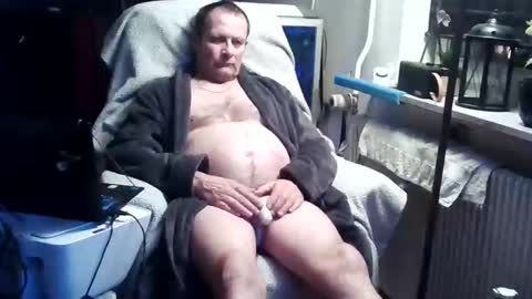 Snapshot of l_a_d_y chatting on 03-06-26, 08:27 pelle and lady online show from 03-06-26, 08:27