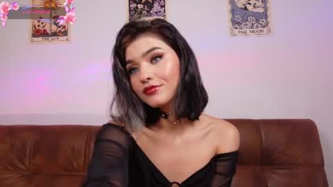 Snapshot of la_diabla_111_ chatting on 06-22-26, 03:25 Karime online show from 06-22-26, 03:25