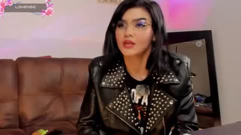Snapshot of la_diabla_111_ chatting on 07-30-26, 05:39 Karime online show from 07-30-26, 05:39