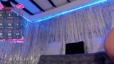 Victoria  online show from 11-23-25, 08:19