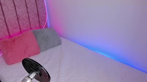 Snapshot of laana_foxx chatting on 05-20-26, 01:12 lana foxx Model independient online show from 05-20-26, 01:12