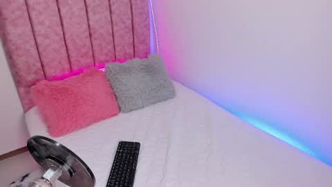 Snapshot of laana_foxx chatting on 05-23-26, 06:45 lana foxx Model independient online show from 05-23-26, 06:45