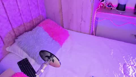 Snapshot of laana_foxx chatting on 06-24-26, 11:15 lana foxx Model independient online show from 06-24-26, 11:15