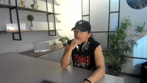 labrinthteasing online show from 10-14-25, 12:06