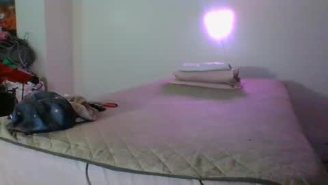 Snapshot of lachickadelbronx chatting on 02-10-25, 12:41 lachickadelbronx online show from 02-10-25, 12:41